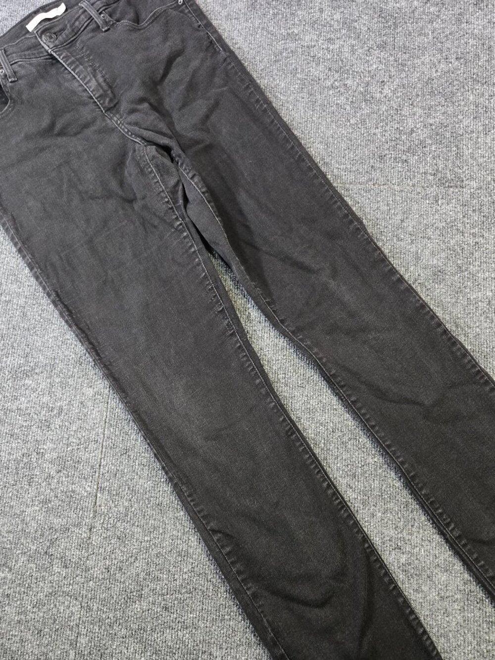 Levi's 314 Shaping Straight Women's Black Jeans Size 31x34 Mid Rise Stretch Zip